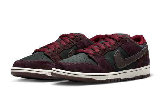 Nike SB Dunk Low Riot Skateshop