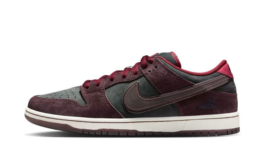 Nike SB Dunk Low Riot Skateshop
