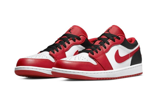 Jordan 1 Low Bulls