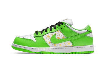 Nike SB Dunk Low Supreme Stars Mean Green