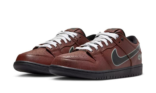 Nike SB Dunk Low Limosine Skateboards
