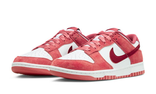 Nike Dunk Low Valentine's Day (2024) (W)